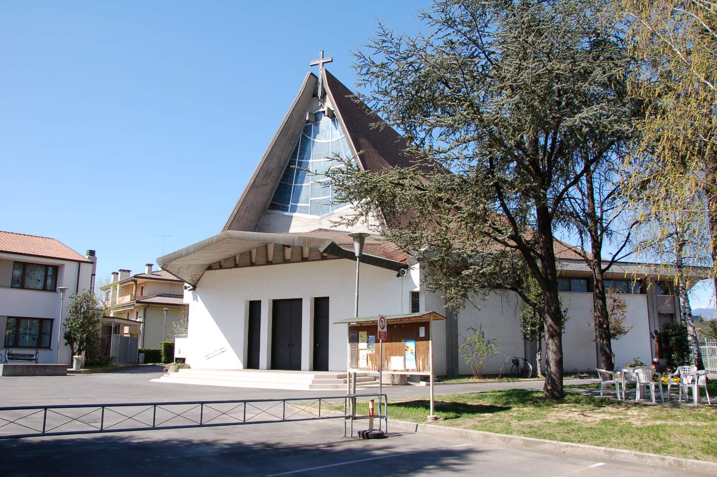 Conegliano-chiesa beata maria vergine di fatima