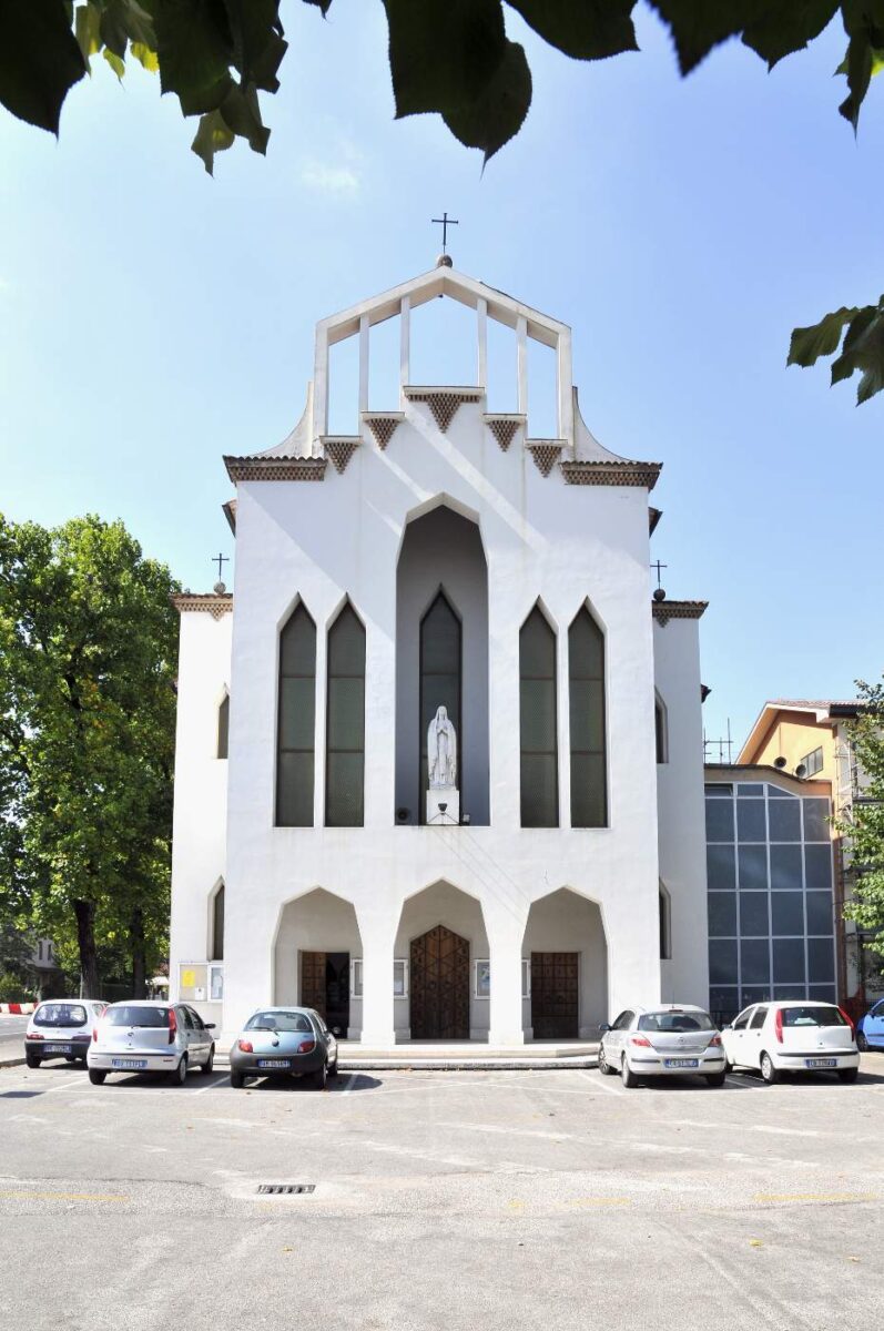 Conegliano-chiesa madonna lourdes